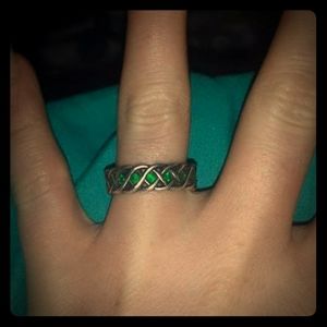 Size 7 Emerald Celtic Ring